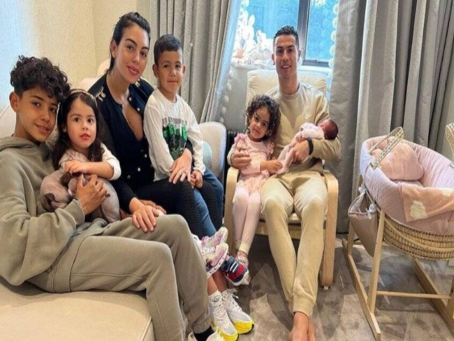 Cristiano Ronaldo matricula filhos em três escolas e países diferentes ...