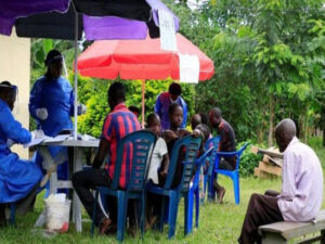 Em meio a surto de ebola, Uganda registra 5 mortes pela doença
